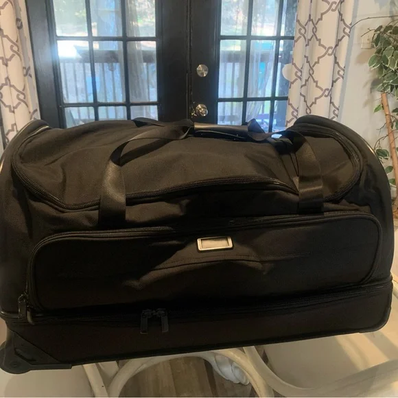 Briggs & Riley Large Travel Duffel Bag - Picture 1 of 16